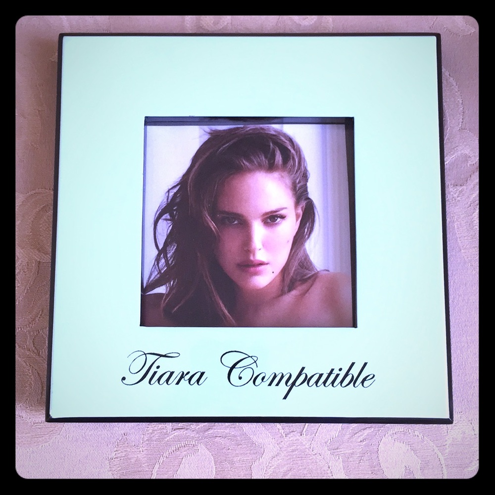 Tiara compatible picture frame